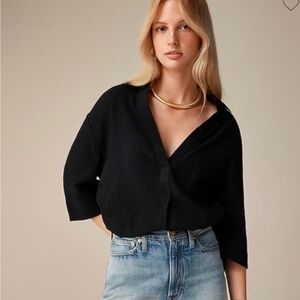 Men's/Unisex Black Lightweight V-Neck Shirt with Collar